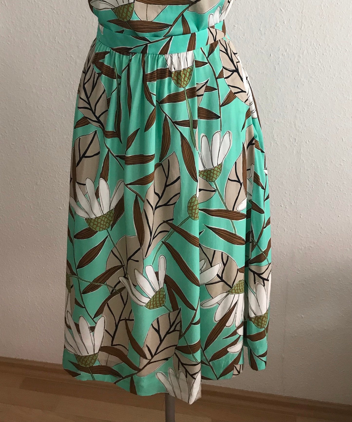 Rock ELLEN EISEMANN Ava